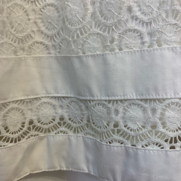 ISAACMIZRAHILIVE: BEAUTIFUL WHITE LACE OVER LAY MIDI DRESS. ABOVE KNEE. LARGE - Picture 4 of 6